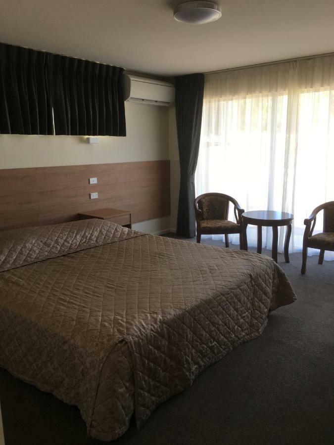 Rainbow Motel Kowen Eksteriør bilde