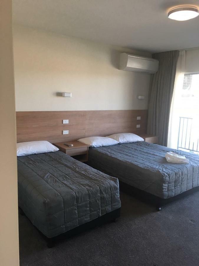 Rainbow Motel Kowen Eksteriør bilde